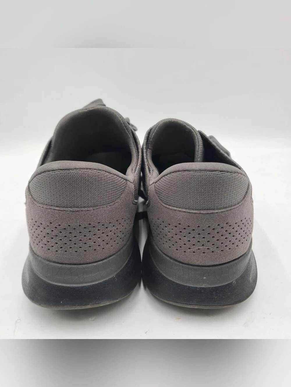B42 Kizik Lima Mens Size 12 Wide Gray Black Athletic Running Shoe